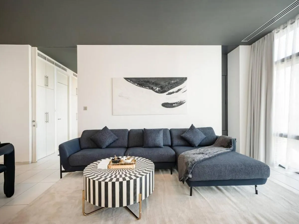 Luxury 1-Bed Difc Stay - City Views In A Prime Area Dubai Apartment
